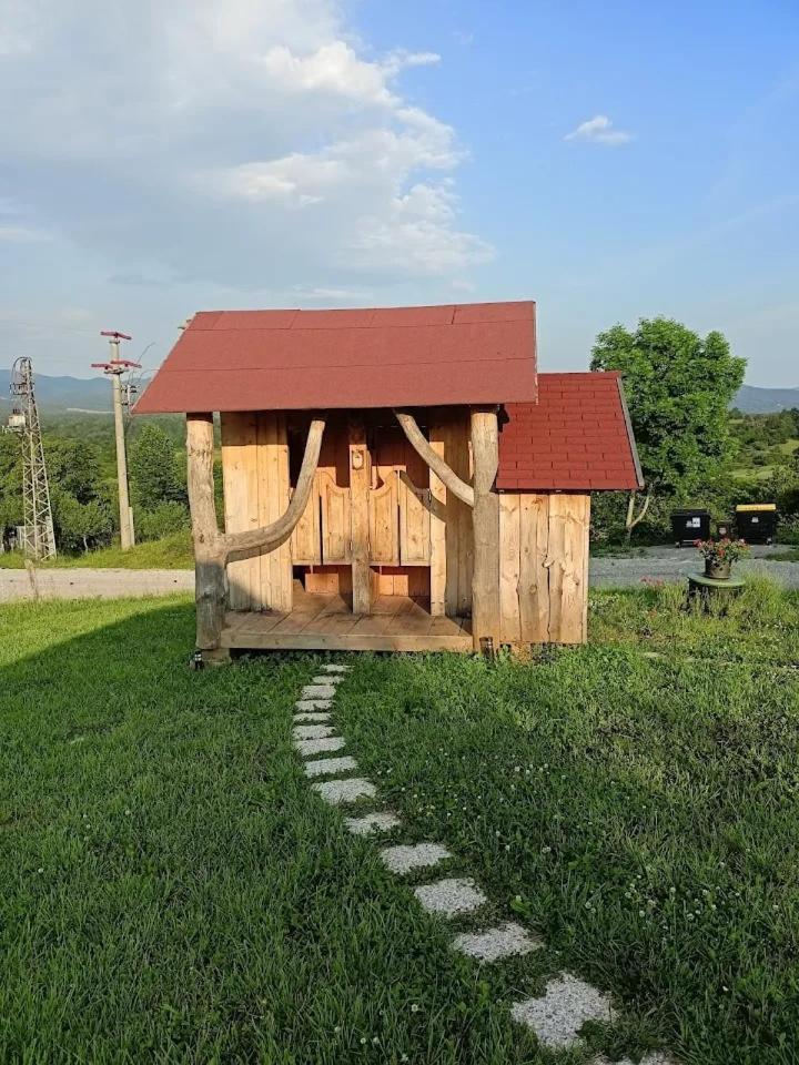 Camp The Sunrise Hill Hotell Pivka Exteriör bild
