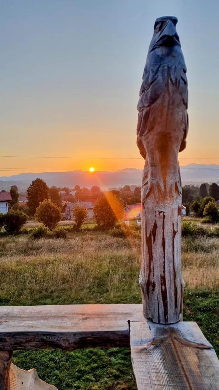 Camp The Sunrise Hill Hotell Pivka Exteriör bild
