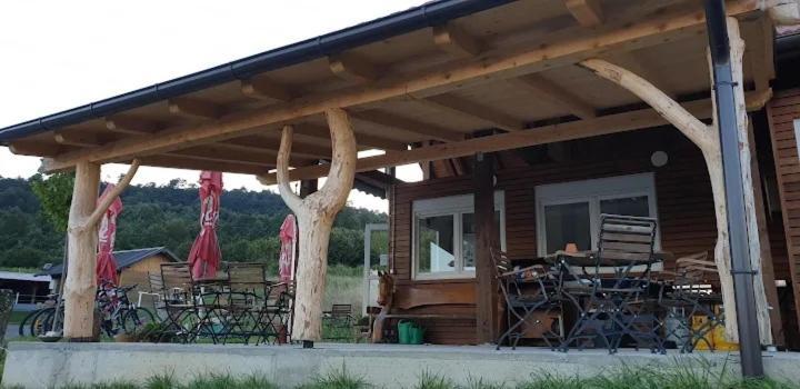 Camp The Sunrise Hill Hotell Pivka Exteriör bild