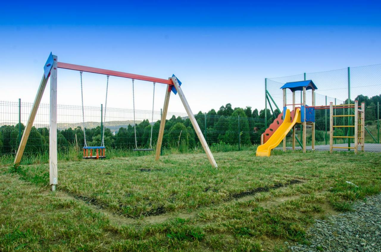 Camp The Sunrise Hill Hotell Pivka Exteriör bild